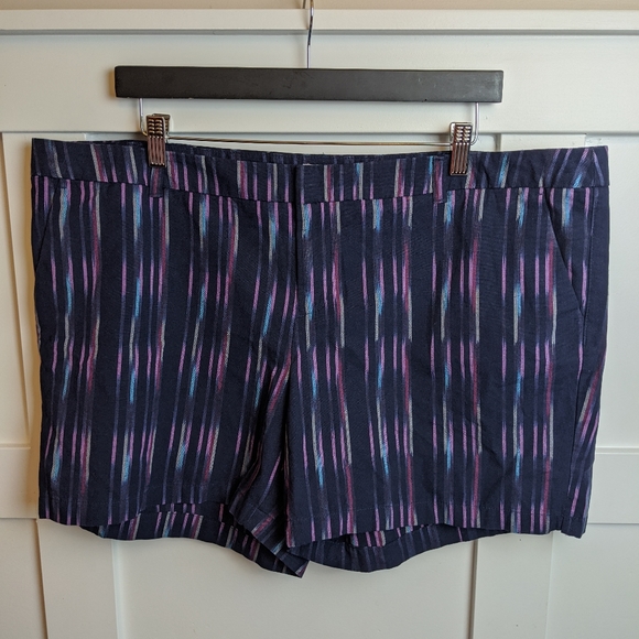 Shorts - Picture 2 of 9